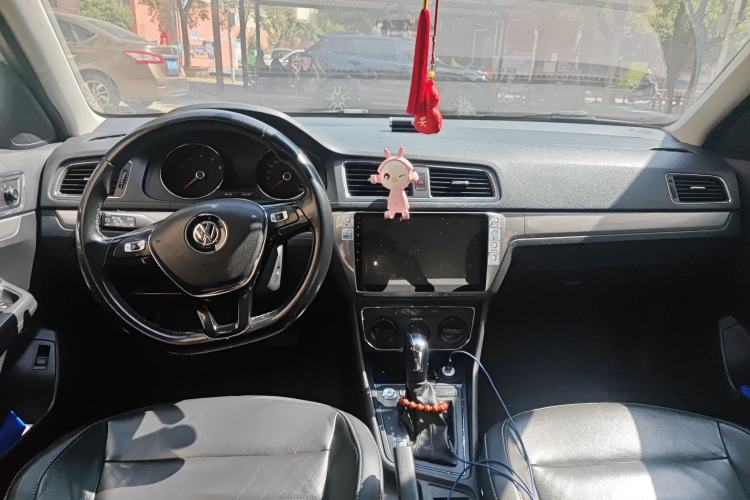 Used Volkswagen Lavida 2017 1.6L Automatic Comfort Edition
