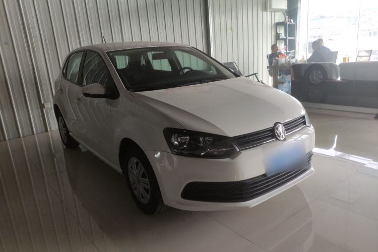 Used Volkswagen Polo 2016 1.4L Automatic Trendy Model Front Right 45 Deg
