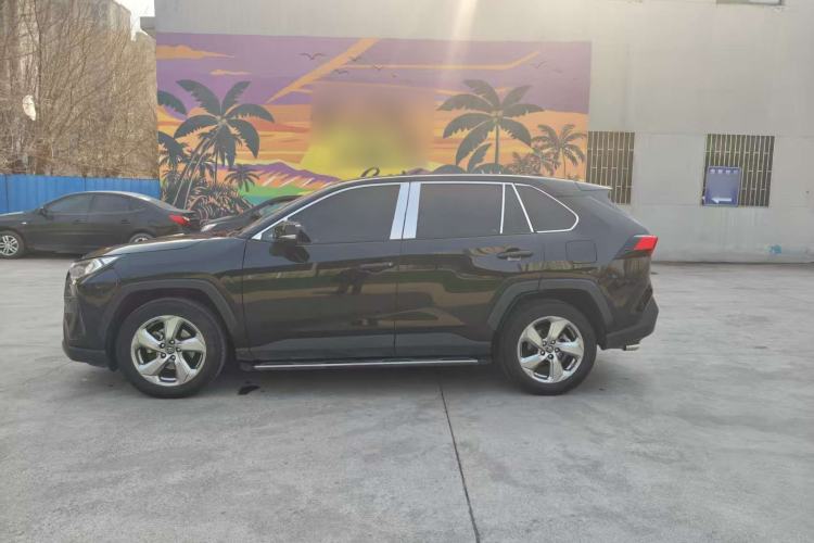 Used Toyota RAV4 2021 2.0L CVT Two-Wheel Drive Fashion Edition