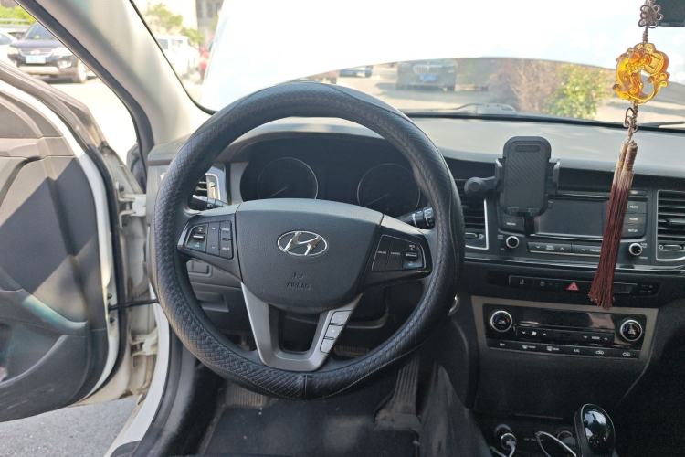 Used Hyundai Mistra 2014 1.8L Automatic Smart GLS
