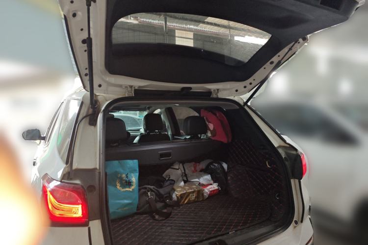 Used Chevrolet Equinox 2018 550T Automatic All-Wheel-Drive Explorer Edition Trunk