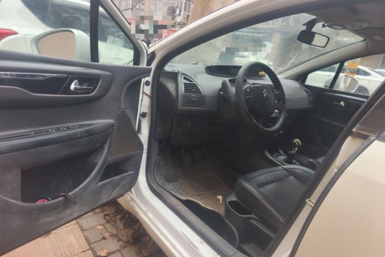 Used Citroen C-Quatre 2013 1.6L Manual Prestige CNG Model Driver Seat