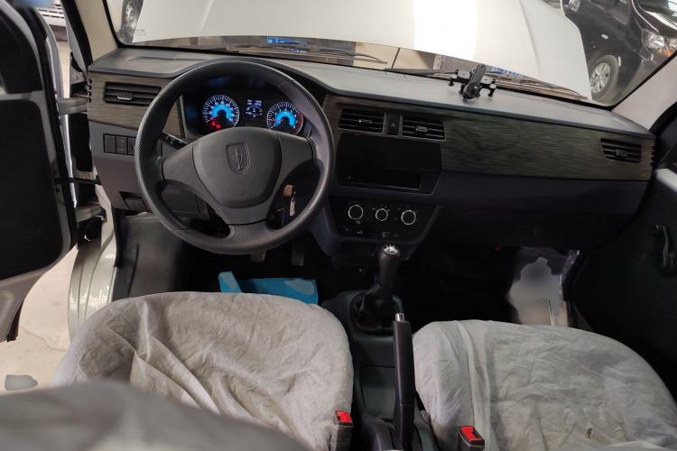 Used Jinbei Hiace X30 2023 1.5L Super-Comfortable Passenger Van 5/6/7-Seater Non-Air-Conditioned Version Model SWC15M