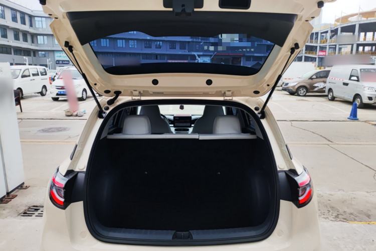 Used Geely Galaxy Geome 2025 410 km Free Version