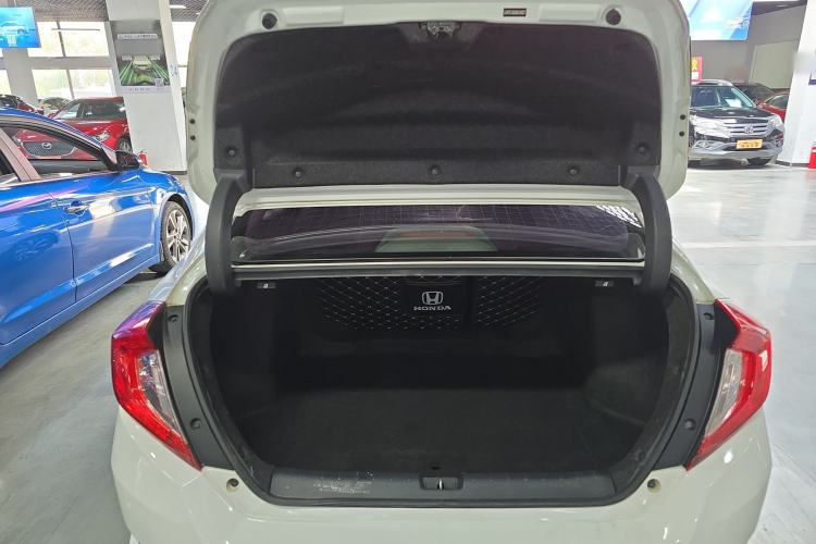 Used Honda Civic 2016 220TURBO CVT Luxury Edition Trunk