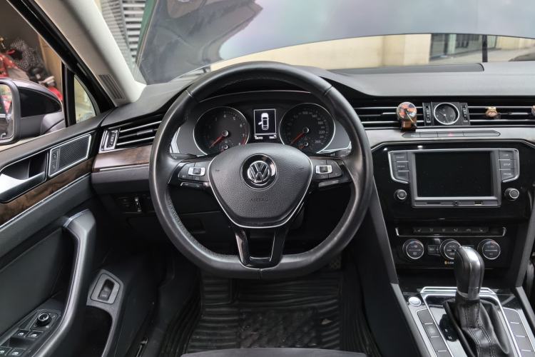 Used Volkswagen Magotan 2017 330TSI DSG Luxury Model