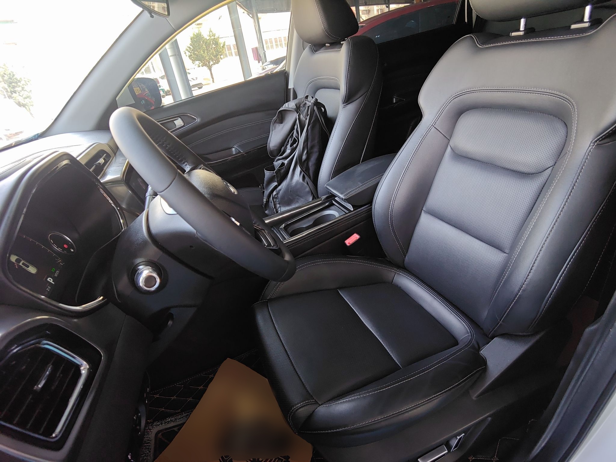 Переднее сиденье в автомобиле