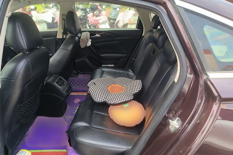 Used Zotye Z700 2016 1.8T DCT Prestige Edition Interior 4