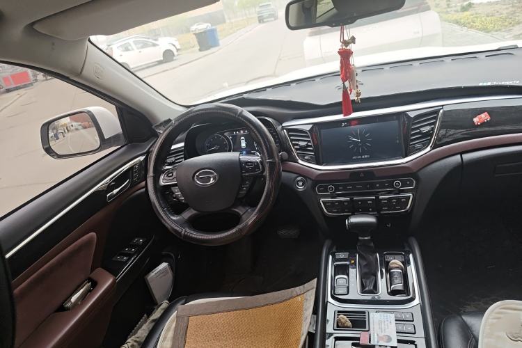 Used GAC Trumpchi GS8 2017 320T Two-Wheel Drive Luxury Smart Connectivity Version (7 Seats)