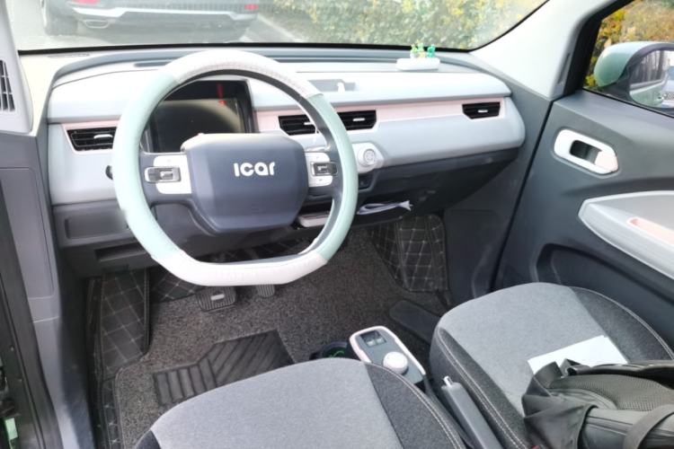 Used Chery QQ Ice Cream 2022 120km Conical Shape Lithium Iron Phosphate Center Console