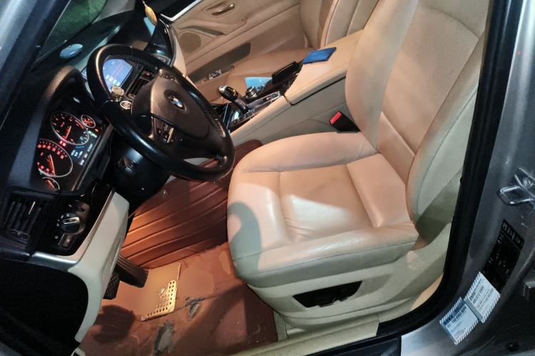 Used BMW 5 Series 2013 525Li Leading Model
