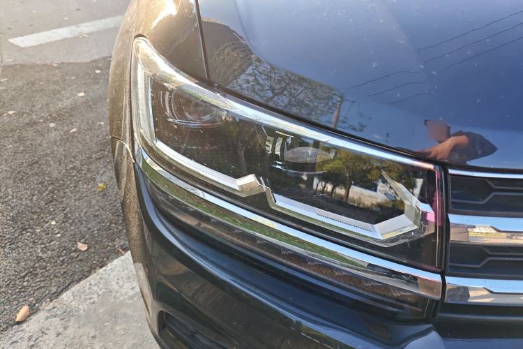 Used Volkswagen Tharu 2021 280TSI Two-Wheel-Drive Luxury Plus Edition Right Front Headlight