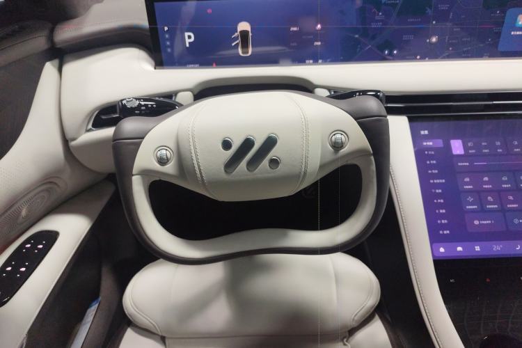 Used IM LS7 2023 100kWh Lux Rear-Drive Version
