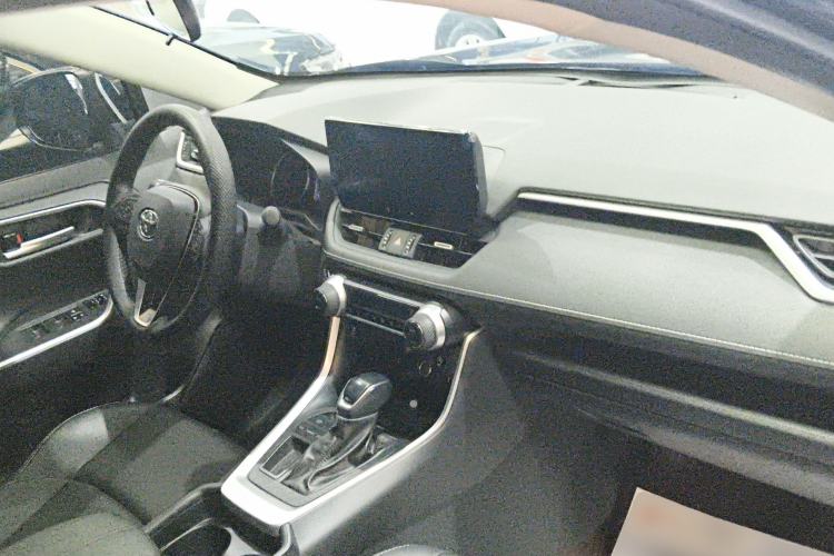 Used Toyota Wildlander 2023 2.0L CVT Two-Wheel Drive Urban Edition Center Console