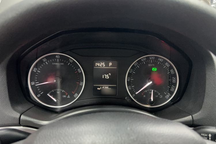 Used Skoda Octavia 2015 Classic Model 1.6L Automatic Yijie Version
