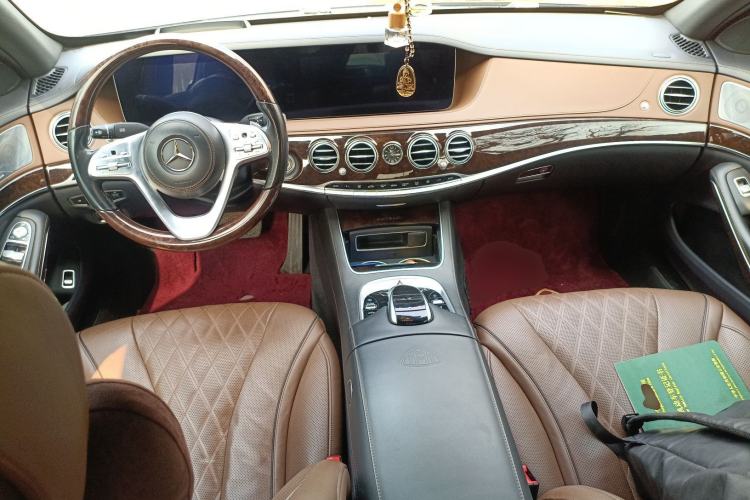 Used Mercedes-Benz Maybach S-Class 2018 S 450 4MATIC Center Console