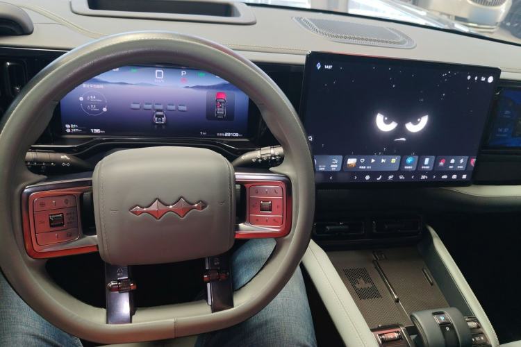 Used Formula Leopard 5 2023 Navigator Edition Center Console