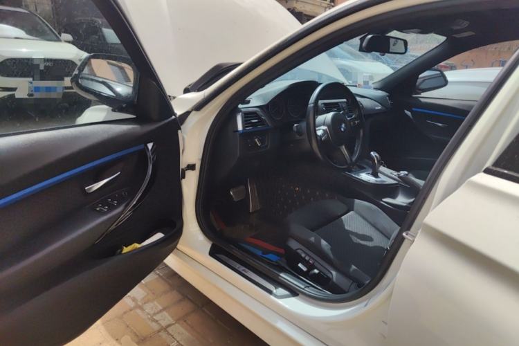 Used BMW 3 Series 2018 320i M Sport Package Driver Seat