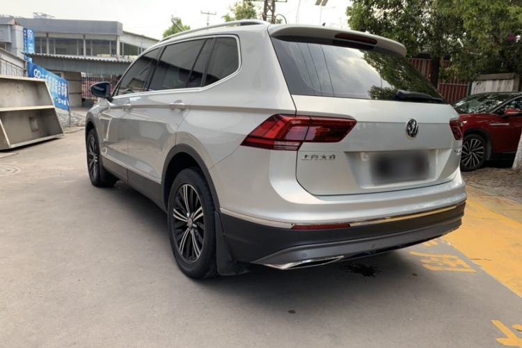 Used Volkswagen Tiguan L 2018 380TSI Automatic All-Wheel Drive Luxury Edition Exterior 7