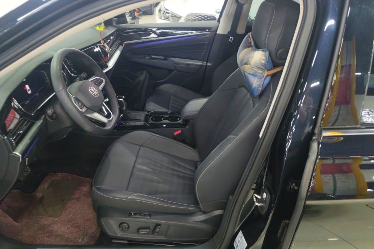 Used Volkswagen Passat 2025 Outstanding Model 380TSI Starry Dragon Glorious Edition
