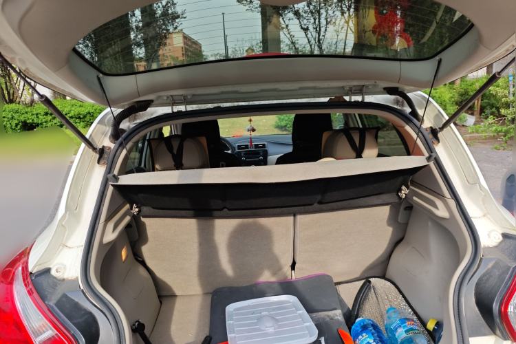 Used Nissan Tiida 2011 1.6L CVT Smart Version Trunk