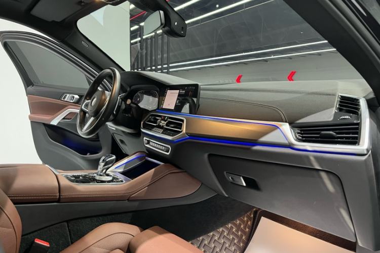 Used BMW X6 2022 Restyled xDrive30i M Sport Package Interior 10