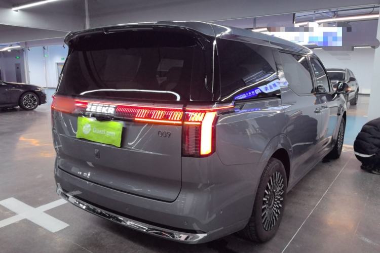 Used Zeekr 009 2024 Six-Seat Executive Version 4WD 108 kWh Rear Right 45 Deg
