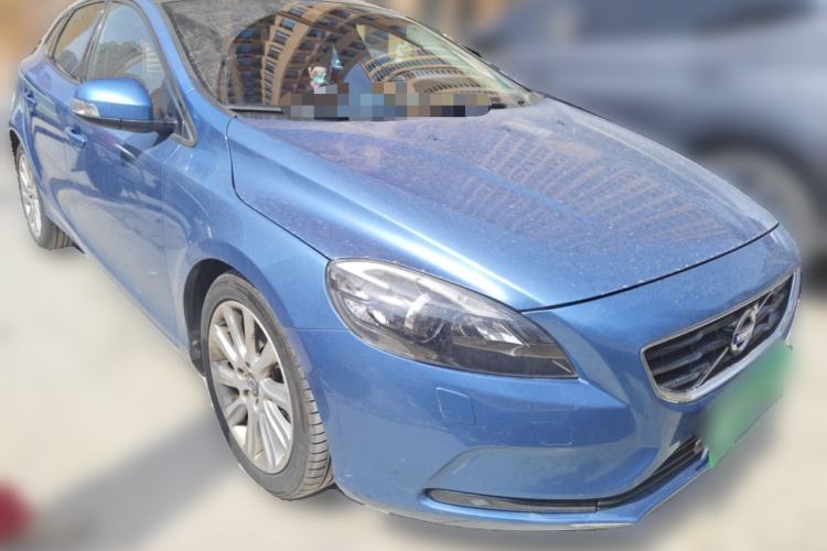 Used Volvo V40 2015 1.6T Zhiyi Edition

