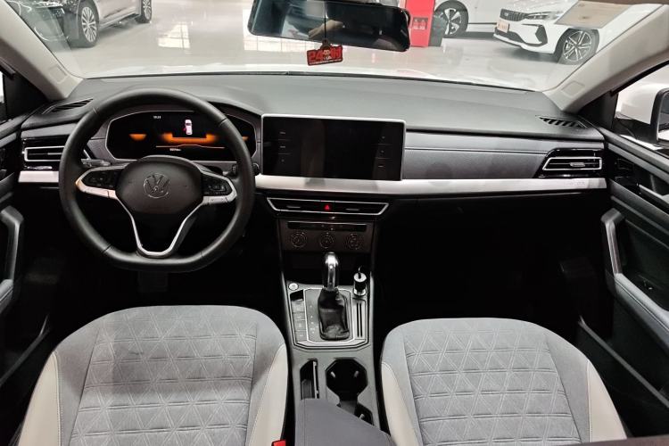 Used Volkswagen Lavida 2023 300TSI DSG Full-Comfort Edition Interior 5