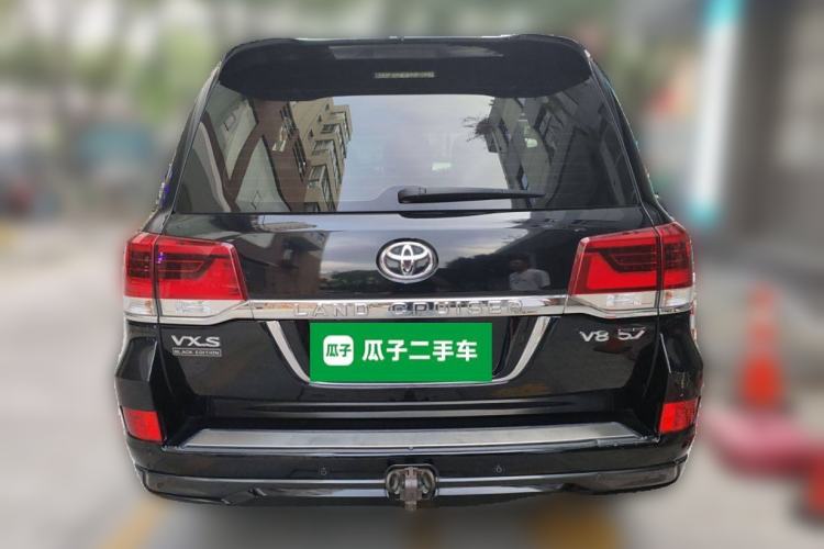 Used Toyota Land Cruiser 2018 5.7L VX-S 7-Seater Middle East Version Rear