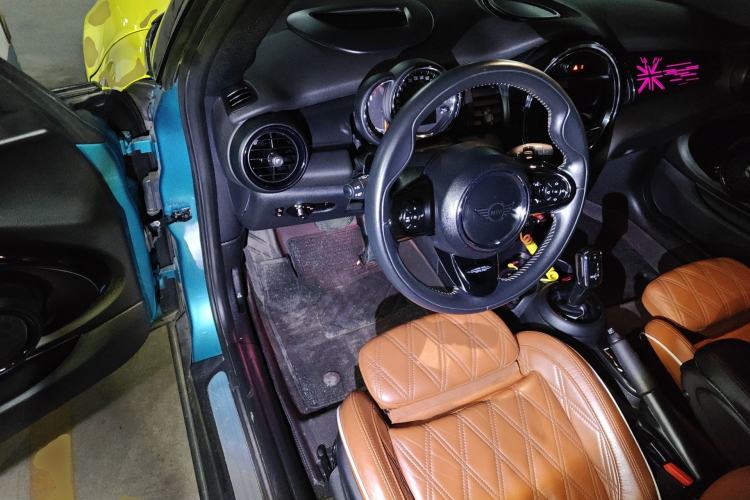 Used MINI 2019 1.5T COOPER CABRIO Temptation Edition Steering Wheel