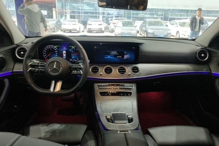 Used Mercedes-Benz E-Class 2022 Revised E 300 L Sporty and Stylish Edition Center Console