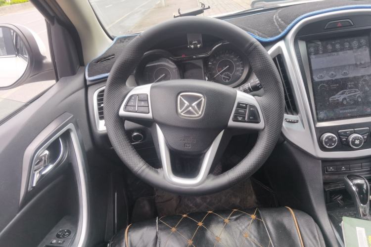 Used JMC Yusheng S350 2014 2.4T Automatic 4x4 Diesel Luxury Version with Sunroof 5 Seats
