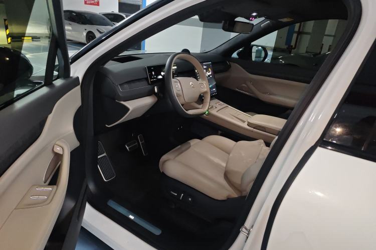 Used Nio ES8 2023 75 kWh Driver Seat