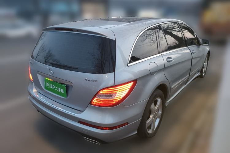 Used Mercedes-Benz R-Class 2014 R 400 4MATIC Business Model Rear Right 45 Deg