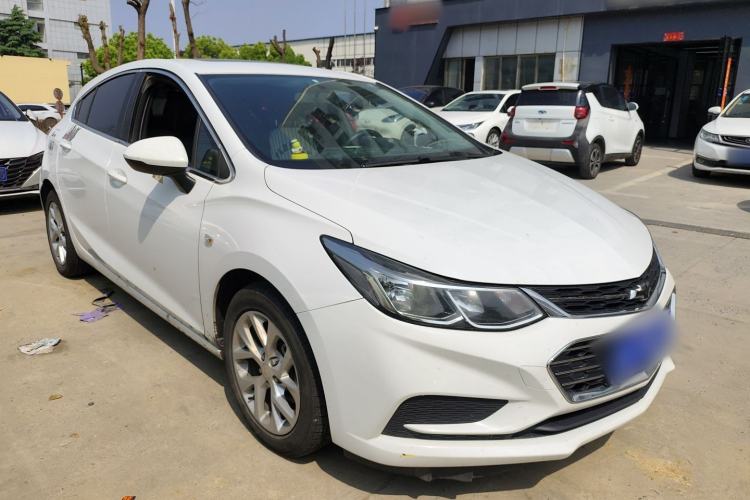 Used Chevrolet Cruze 2017 1.5L Hatchback Automatic Pioneer Sunroof Edition