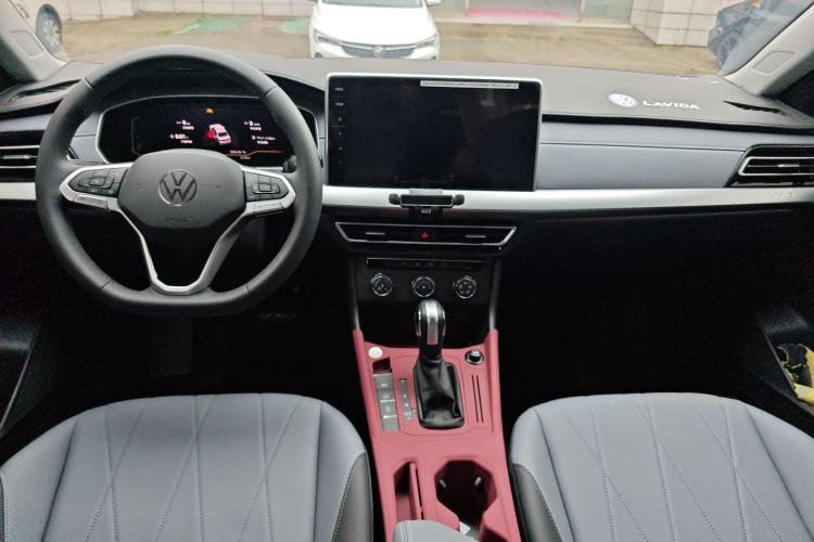 Used Volkswagen Lavida 2024 1.5L Automatic Starry Sky 5 Million Edition Center Console