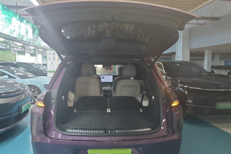 Used Li Auto L8 2023 Pro Model
