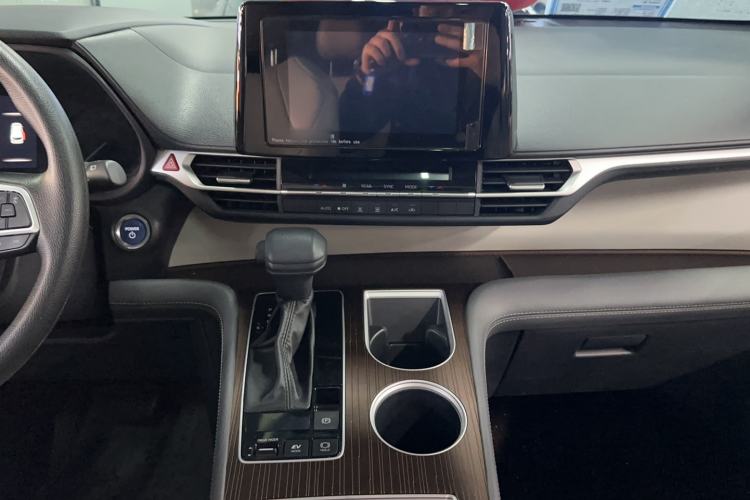 Used Toyota SIENNA 2023 2.5L Hybrid Comfort Edition Audio And AC Panel