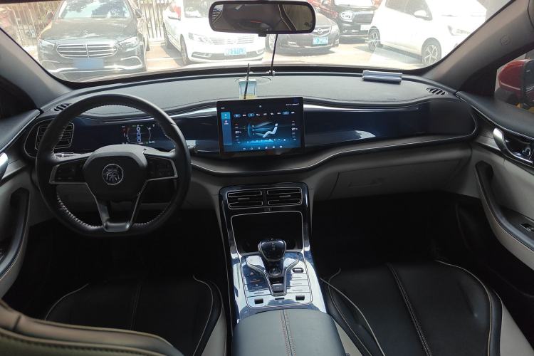 Used BYD Qin PLUS 2021 DM-i 55KM Flagship Model Center Console