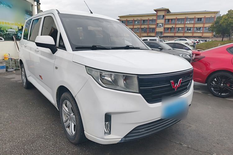 Used Wuling Hongguang PLUS 2019 1.5T Manual Comfort Version 7 Seats
