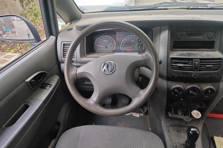 Used Dongfeng Shuaike 2011 1.5L Manual Standard Model 7 Seats China IV Standard
