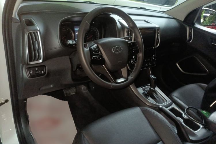 Used Hyundai ix35 2019 2.0L Automatic 2WD Zhiyong·Changxiang Edition China V Standard Center Console