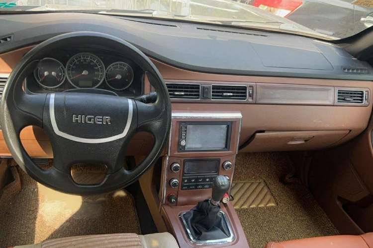 Used Higer Longwei 2015 2.8T Diesel Manual Two-Wheel Drive Big Double Classic Edition JE493