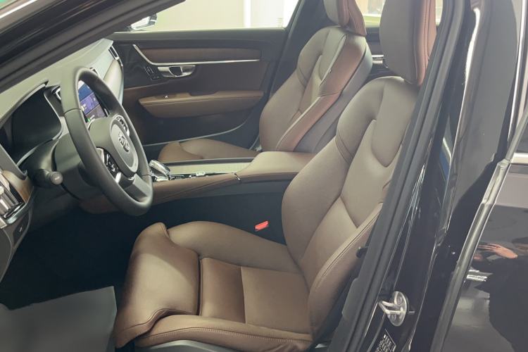 Used Volvo S90 2025 B5 Zhiyuan Luxury Edition
