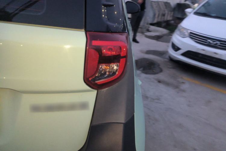 Used Chery QQ Little Ant 2022 Sweet Pink Edition Half-Sugar Version 3-Cell Lithium 30kW 301km Right Rear Taillight