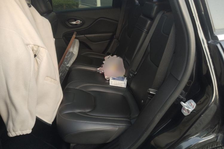 Used Jeep Cherokee 2017 2.0L Superior Edition