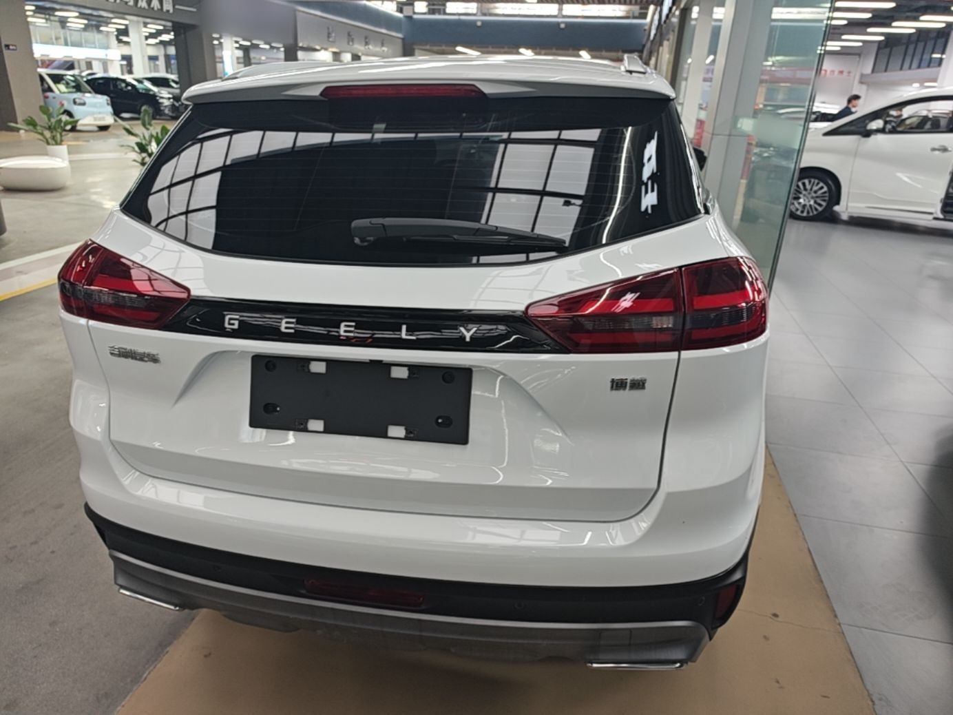Geely Auto Emgrand X7 Sport 2022 1.8TD DCT Zhiya Trim — снимка 5