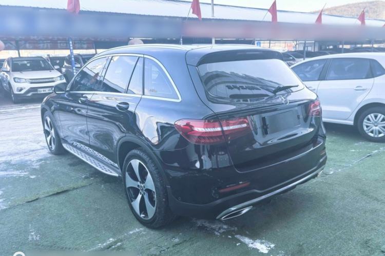 Used Mercedes-Benz GLC 2018 Refreshed GLC 300 4MATIC Dynamic Edition Exterior 3