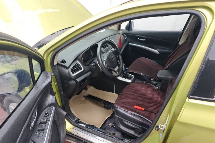 Used Suzuki S-Cross 2014 1.6L CVT Two-Wheel Drive Elite Version Driver Seat